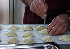 Les petits pâtés du compte de Sieurac et beurre rouge